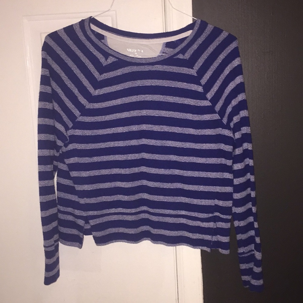 Blue and white top